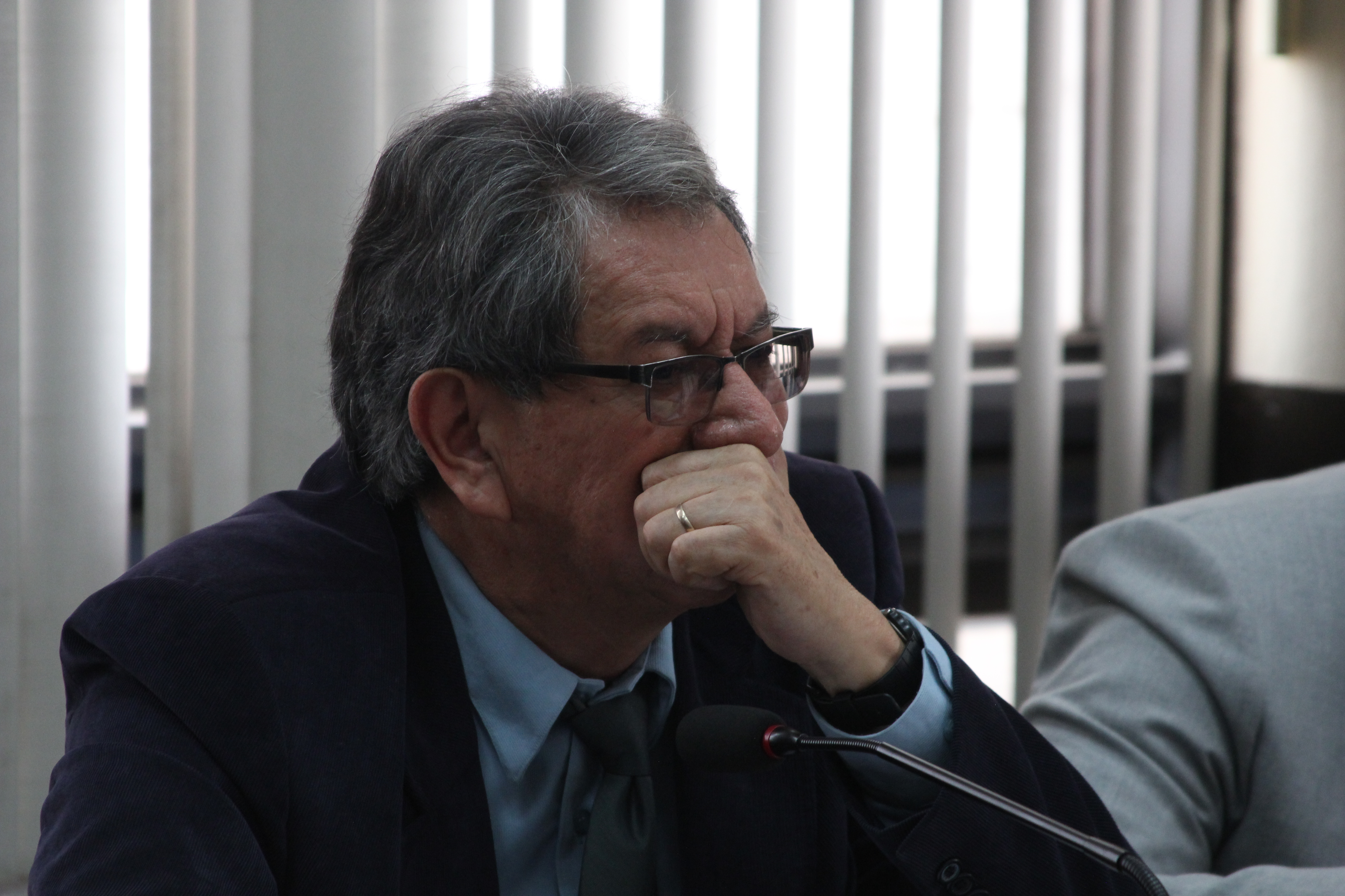 El exdiputado Mario Linares el día que se presentó al juzgado. (Foto Prensa Libre: Hemeroteca).