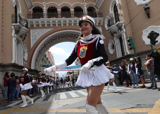 Este es el sexto desfile conmemorativo que realiza el Liceo Mercantil. 