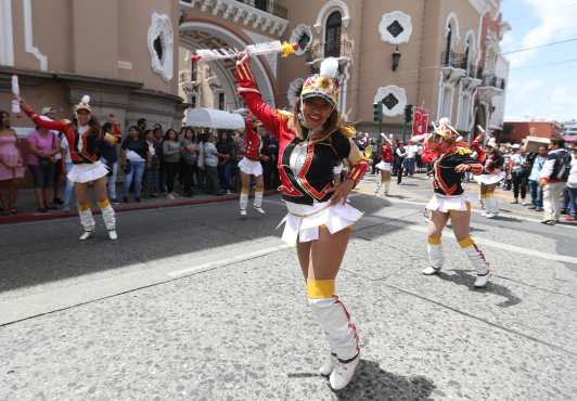 Durante el recorrido se observaron los resultados de tantos ensayos de los colegios.