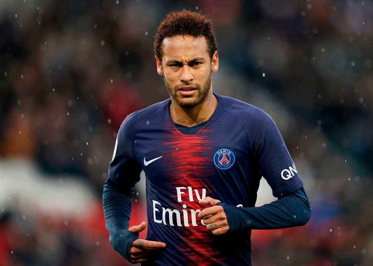 Neymar regresa al PSG en medio de un clima de tensión