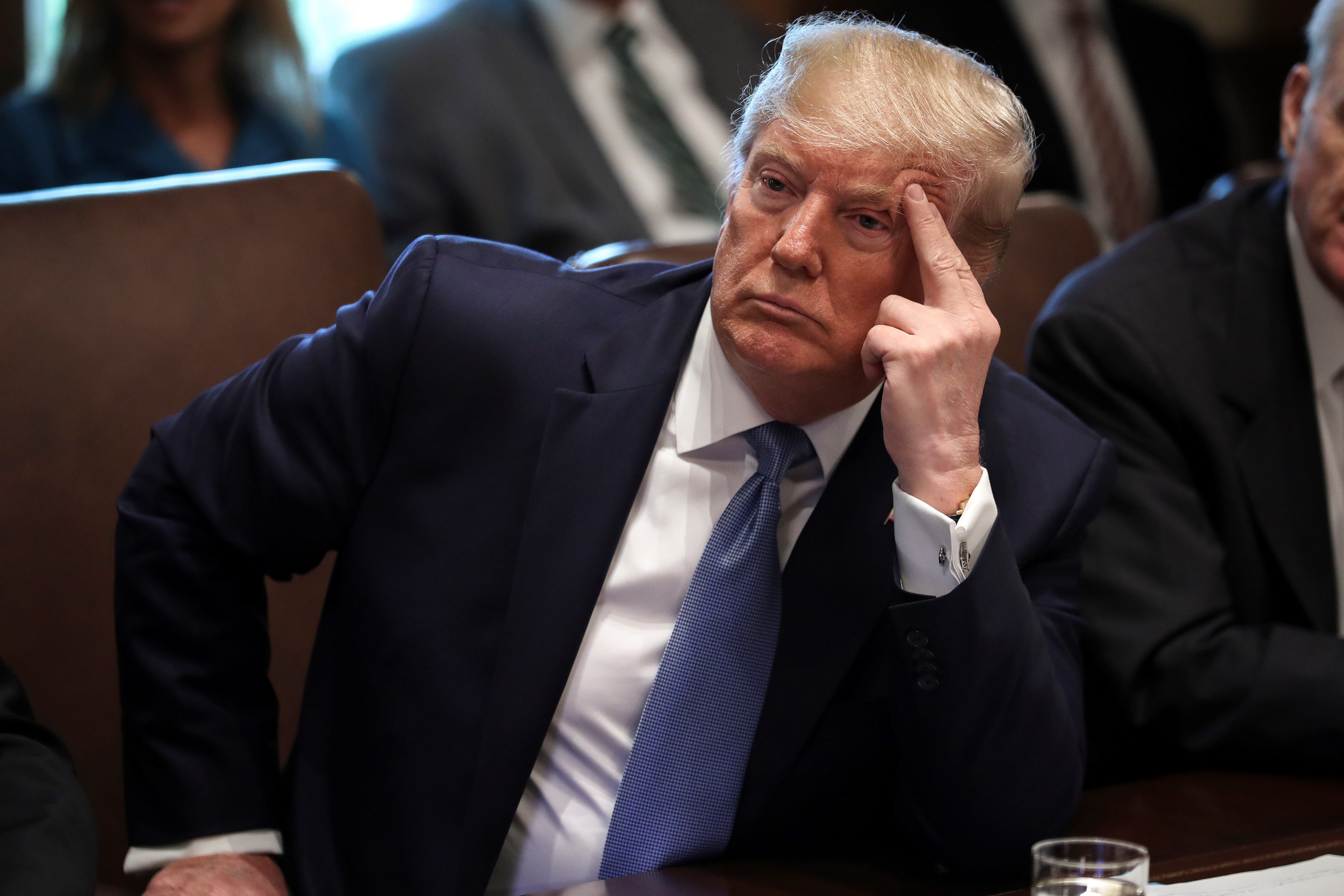 Washington (United States), 16/07/2019.- US President Donald J. Trump listens during a Cabinet Meeting in the Cabinet Room of the White House, Washington, DC, USA, 16 July 2019. (Estados Unidos) EFE/EPA/Oliver Contreras / POOL