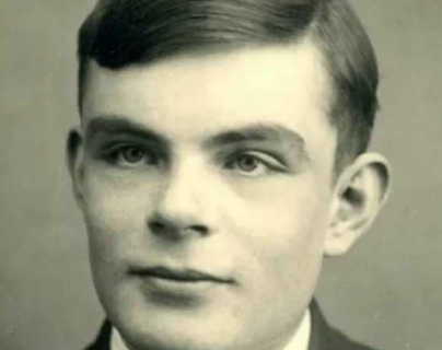 Alan Turing, la reivindicación del célebre descifrador de códigos de la Segunda Guerra Mundial, quien fue castrado por ser homosexual