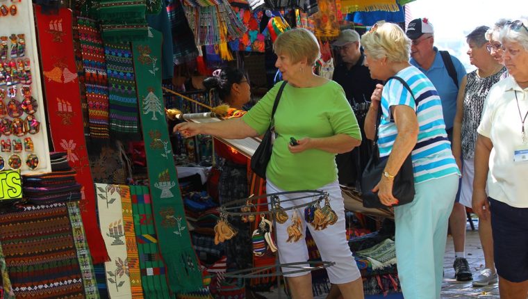 Los turistas en Guatemala visitan diversos destinos durante su estadía en el país. (Foto Prensa Libre: Hemeroteca PL)