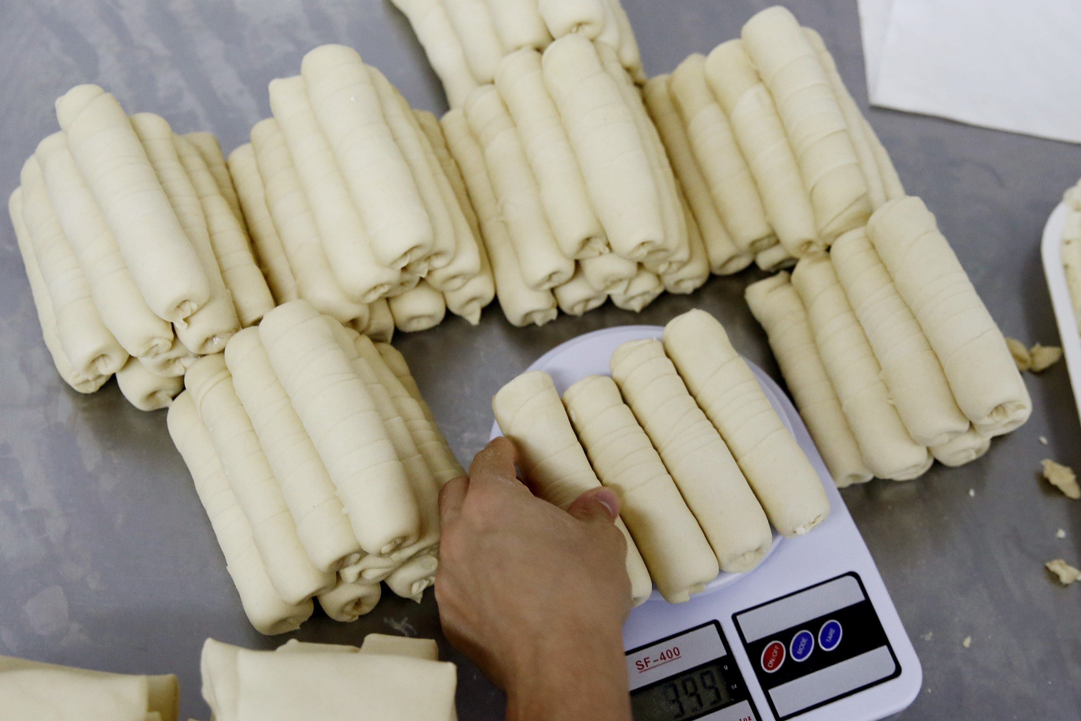 La empresa pasó de vender productos fritos a productos congelados. (Foto, Prensa Libre: EFE)