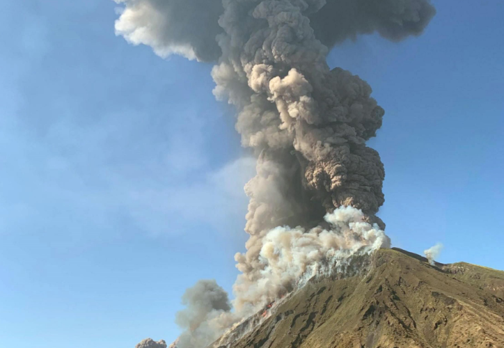 Actividad del volcán Stromboli. (Foto Prensa Libre:  EFE).