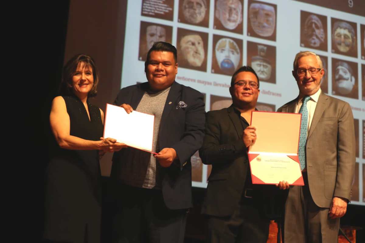 Prensa Libre recibe el Premio Huun 2019