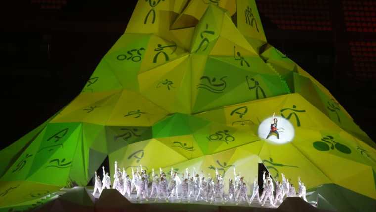 Un espectacular despliegue artístico deleitó a los que observaron la inauguración de los Juegos Panamericanos  Lima 2019. (Foto Prensa Libre: Carlos Vicente) 