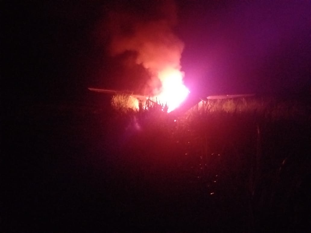 La aeronave fue localizada la madrugada de este lunes incendiada. (Foto Prensa Libre: Cortesía Ejército de Guatemala)