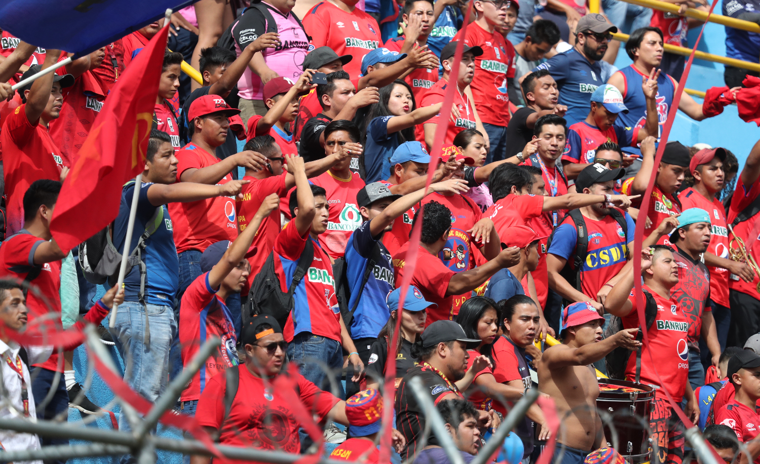En el Clásico 306, Municipal reunió a más de 11 mil aficionados en el Doroteo Guamuch Flores. (Foto Prensa Libre: Francisco Sánchez)