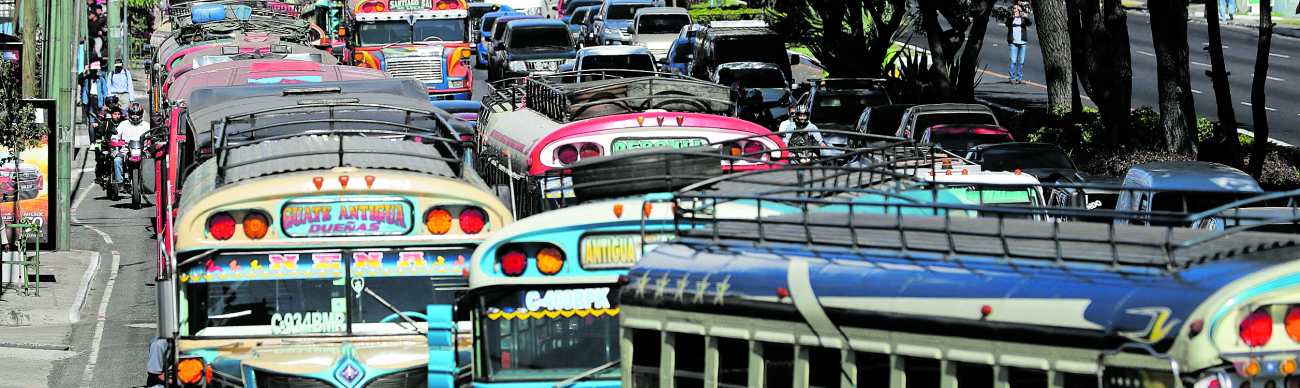 El viceministro de Comunicaciones Mariano Díaz confirmó que no hay posibilidades que se autorice un incremento a la tarifa de transporte de pasajeros ante solicitud de empresarios del sector. (Foto Prensa Libre: Hemeroteca) 