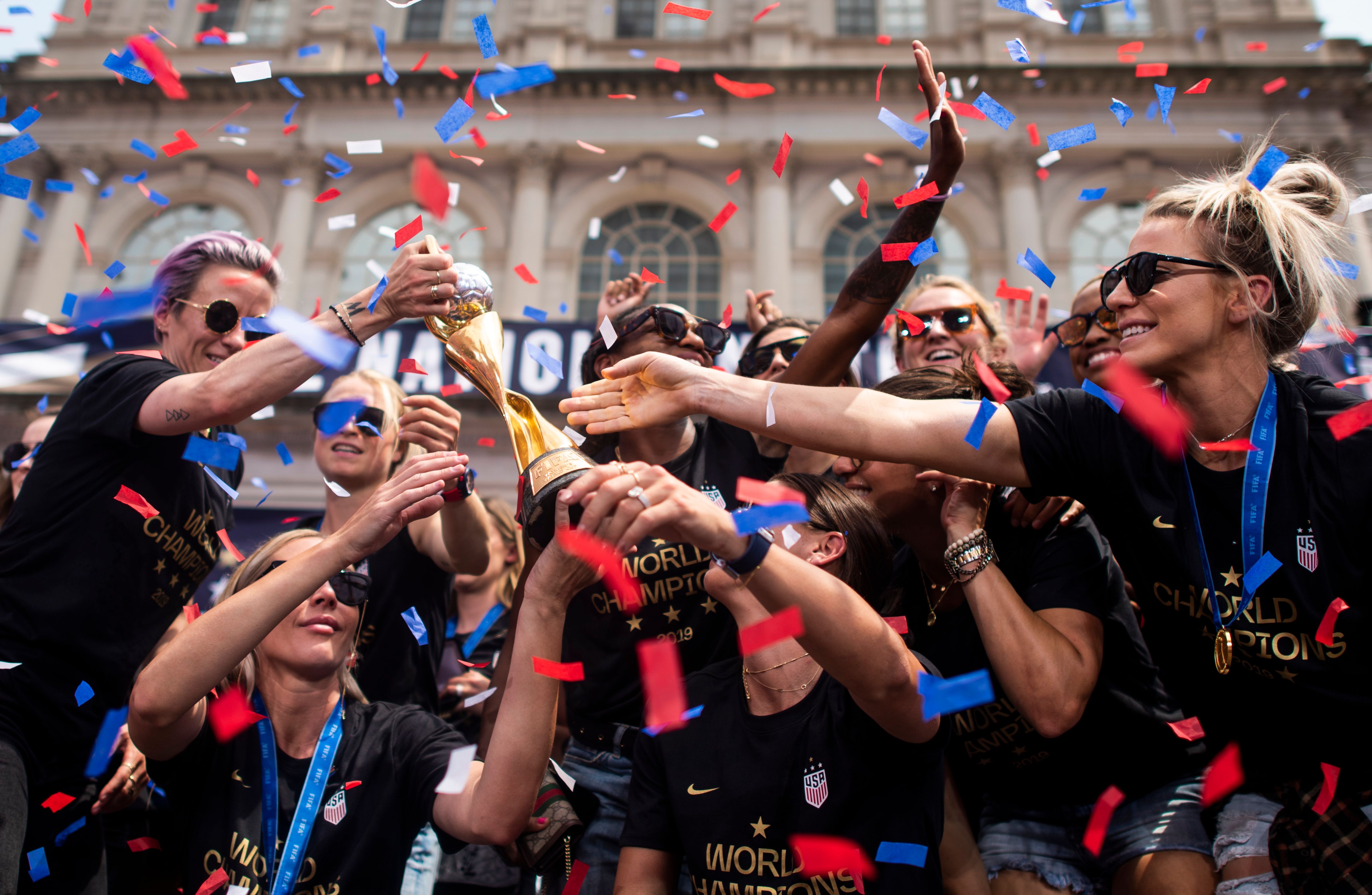 La selección de futbol de Estados Unidos celebró en Nueva York su reciente título mundial. (Foto Prensa Libre: AFP)