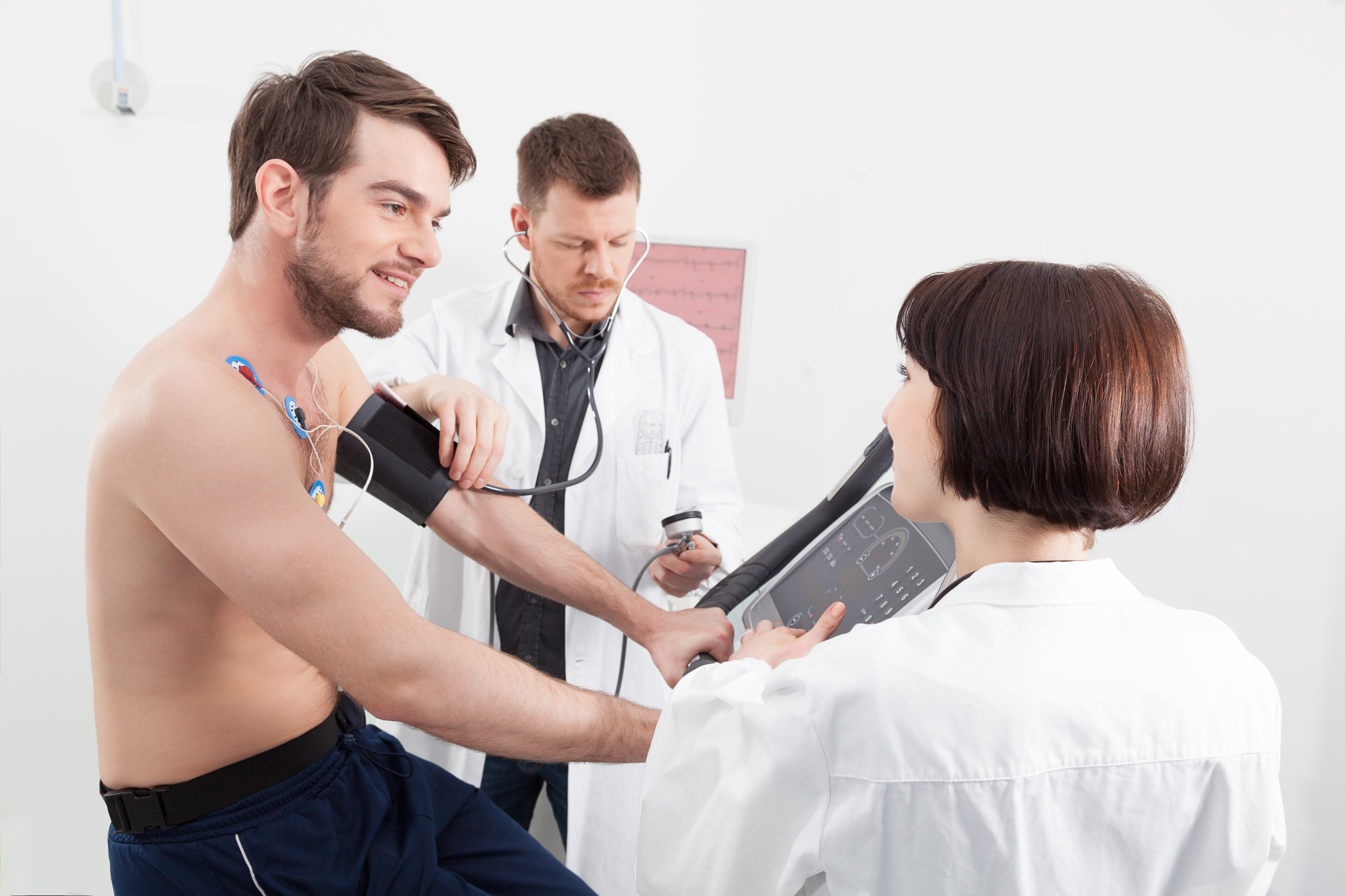 Медицинский осмотр парней. Медицинский осмотр мальчиков. Подростки у гинеколога. Медосмотр женщин у хирурга. Призывная медкомиссия в военкомате.