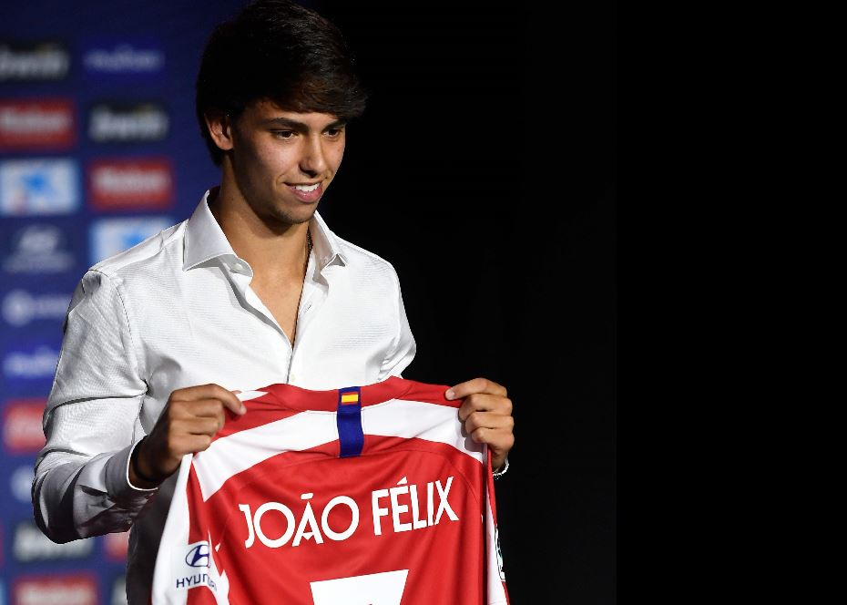 Joao Félix fue presentado este lunes como jugador del Atlético, donde utilizará el número 7. (Foto Prensa Libre: AFP).