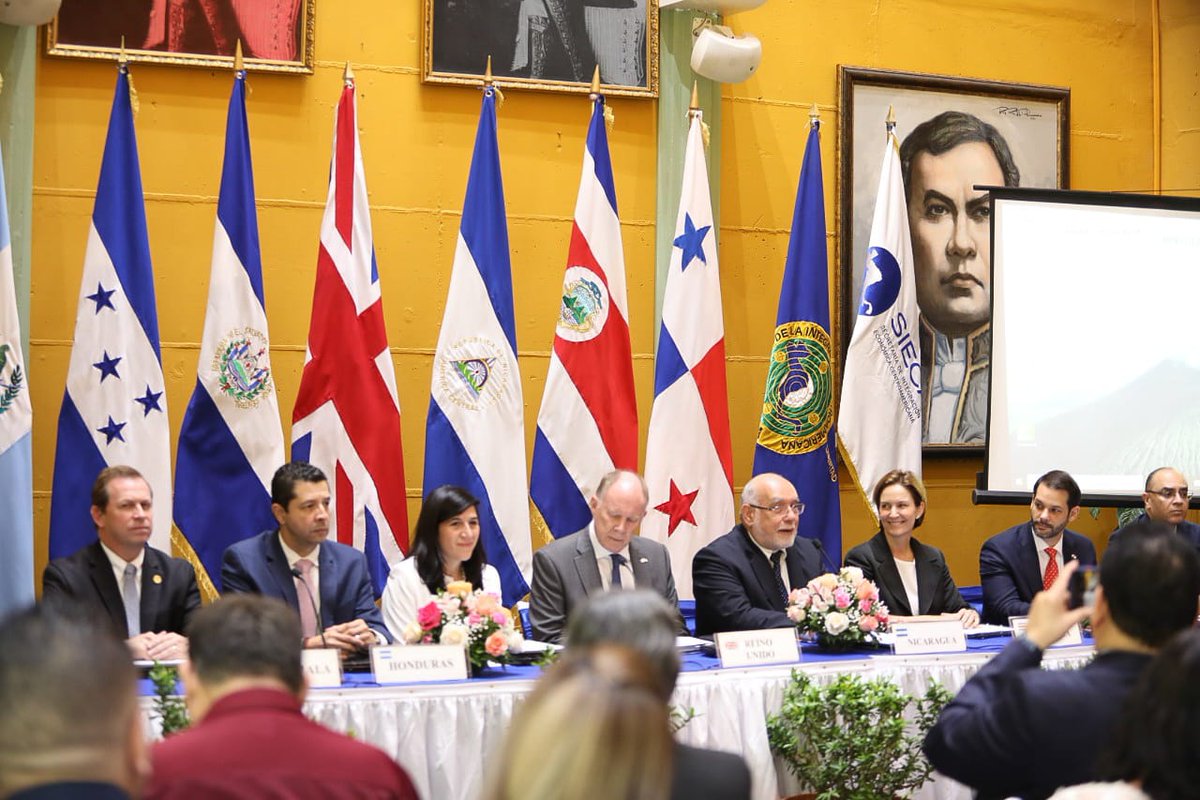Los ministros de Economía de Centroamérica, finalizaron las negociaciones de Acuerdo Comercial con el Reino Unido en la ciudad de Managua Nicaragua. La firma fue con el embajador de Inglaterra en Managua. (Foto Prensa Libre: Cortesía Mineco)