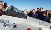 El presidente Jimmy Morales viajó a Argentina para negociar la compra de dos aviones Pampa III. (Foto HemerotecaPL)