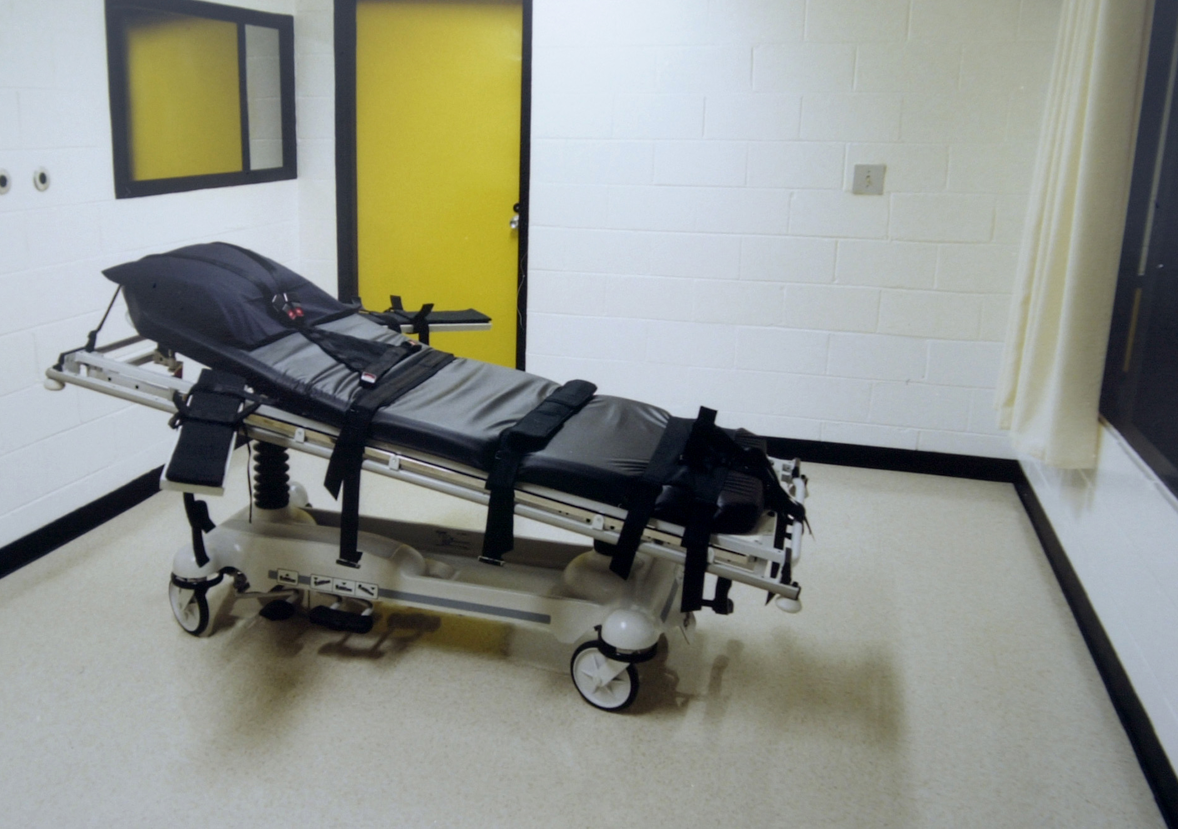 Estados Unidos anuncia que el gobierno federal volverá, después de 16 años, a ejecutar a los condenados a pena de muerte. (Foto Prensa Libre: AFP)