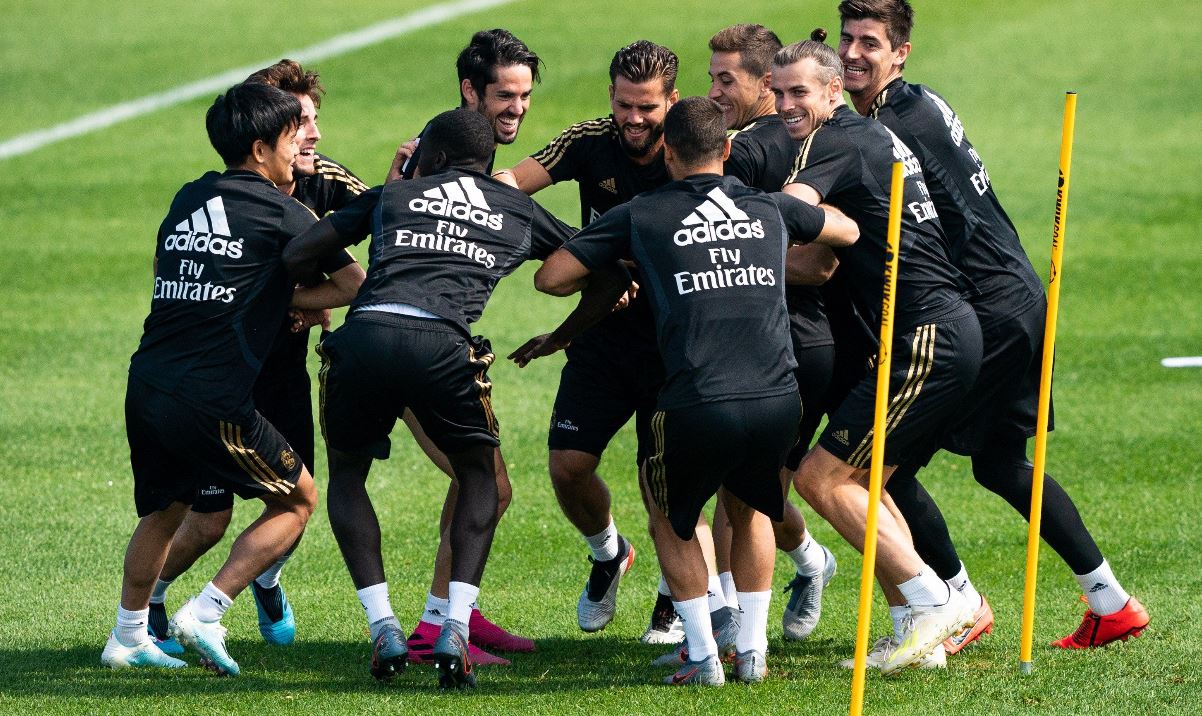 Los jugadores del Real Madrid comparten con alegría el último día de trabajo en Canadá. (Foto Prensa Libre AFP).