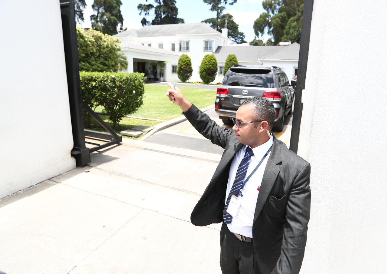 La casa del embajador de EE. UU. en Guatemala, Luis Arreaga, fue el lugar donde se desarrollaron las reuniones del secretario Kevin McAleenan. (Foto Prensa Libre: Carlos Hernández)