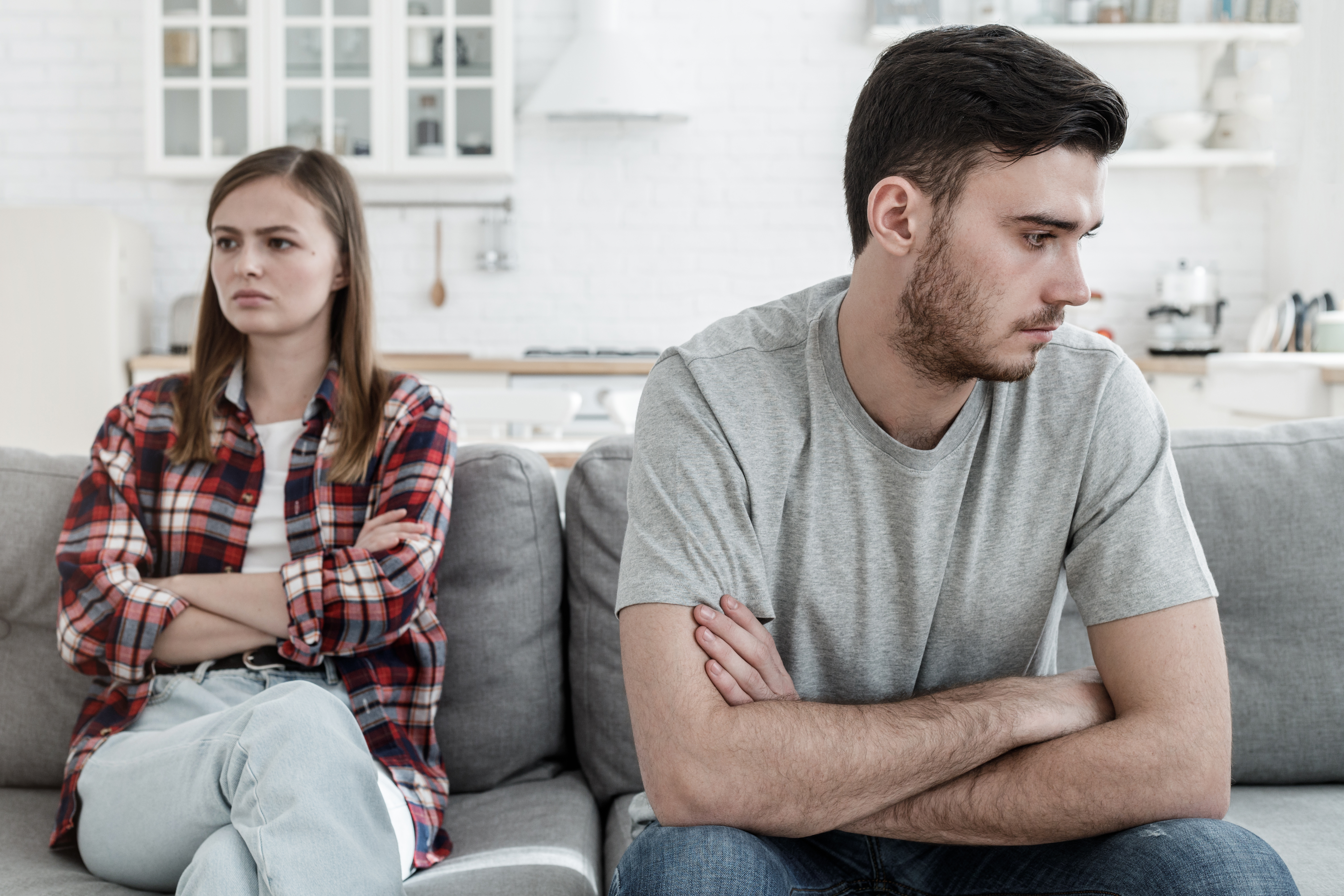 Cuando una relación llega al punto de ser insostenible y la pareja o alguno de sus miembros no es feliz lo mejor es dar un paso adelante. (Foto Prensa Libre: Shutterstock)
