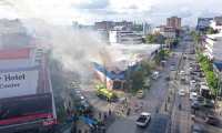 Imagen aérea de la explosión que ocurrió en la zona 4 de la capital. (Foto Prensa Libre: Vuelotenango)