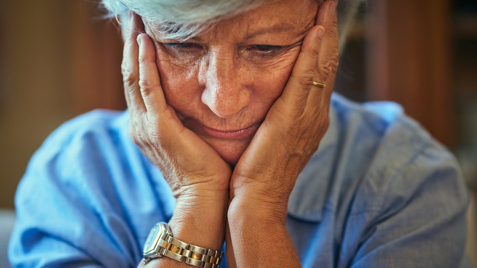 El alzhéimer es una enfermedad que destruye lentamente la memoria y la capacidad de pensamiento de la persona que la padece. (Foto Prensa Libre: Getty Images)