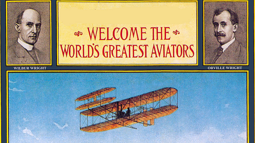 Los hermanos Wright vendieron su primer avión de producción en 1908 por US$25.000 al Departamento de Defensa de Estados Unidos, el equivalente de unos US$700 mil hoy. GETTY IMAGES