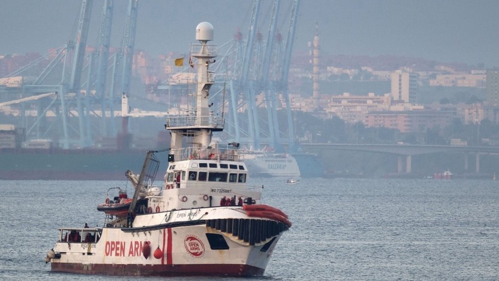 “Es infame el silencio de Europa”: Open Arms y Ocean Viking, los barcos que deambulan por el Mediterráneo llenos de migrantes (y la respuesta de los países involucrados)