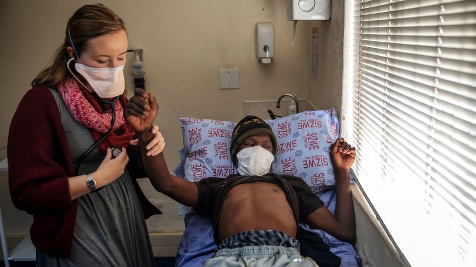 Las pruebas clínicas de fármacos se realizaron con 109 pacientes en Sudáfrica, bajo el programa Nix-TB. (Foto Prensa Libre: Getty Images)