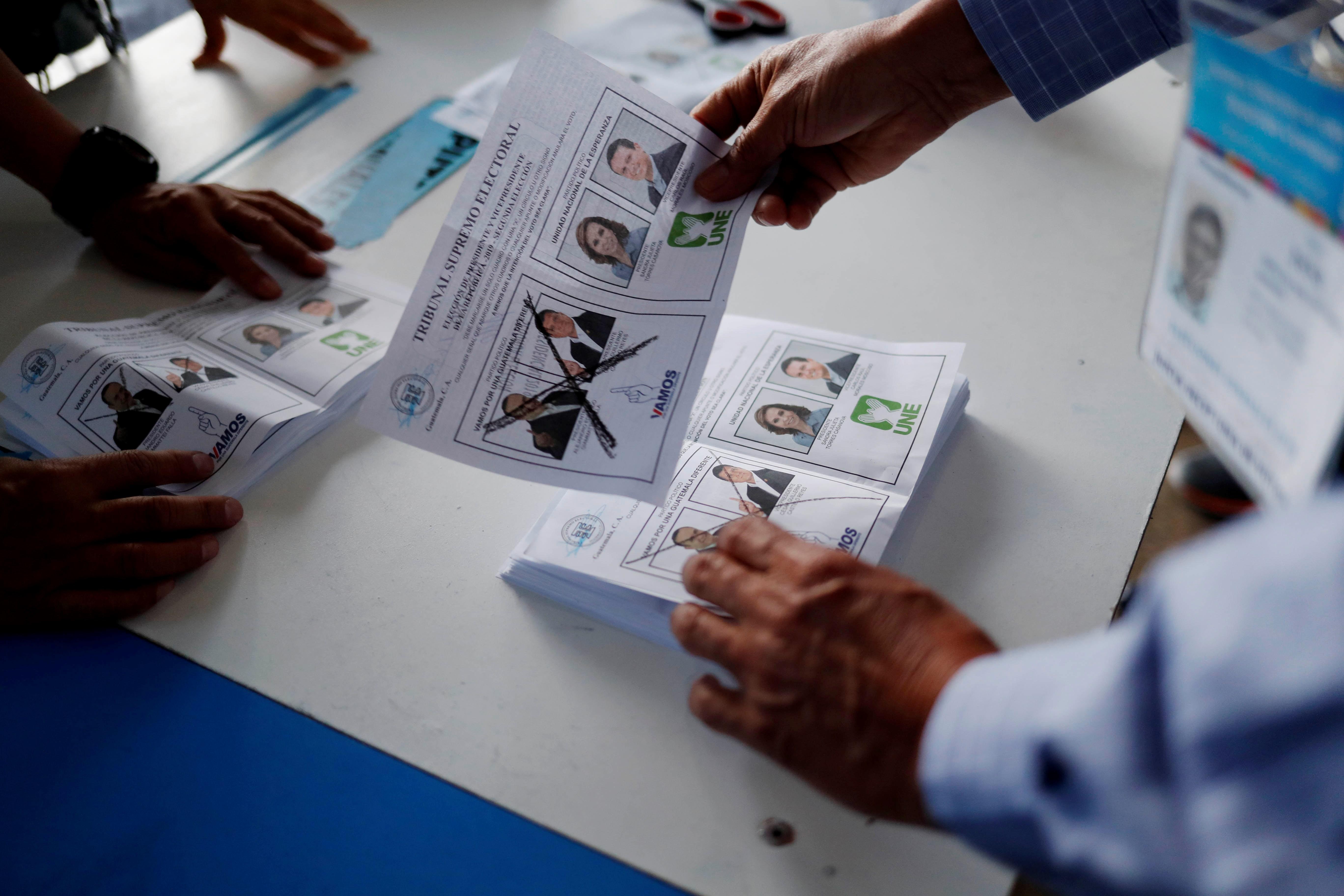Según las misiones de observación, la jornada electoral del pasado domingo transcurrió sin mayores sobresaltos. (Foto Prensa Libre: EFE)