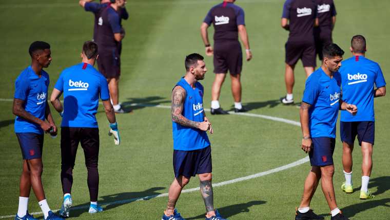 Lionel Messi todavía no ha jugado ningún minuto en la temporada de la Liga Española. (Foto Prensa Libre: EFE)