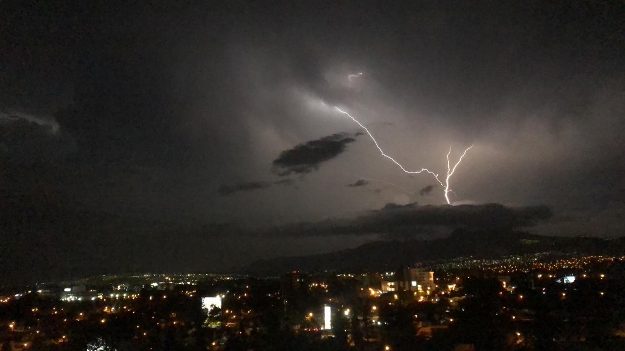 La tormenta eléctrica también es sinónimo de lluvia, especialmente en la Costa Sur. (Foto: cortesía Ángel Figueroa)