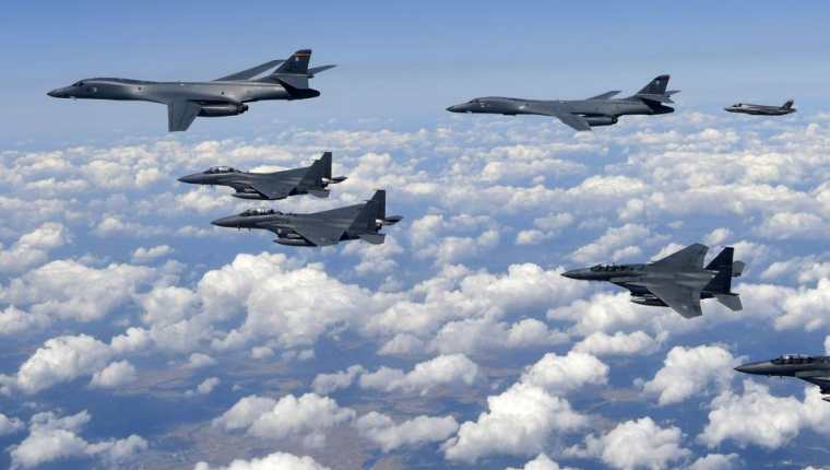Corea del Sur es apoyada por la fuerza aérea y naval de Estados Unidos. (Foto Prensa Libre: AFP)