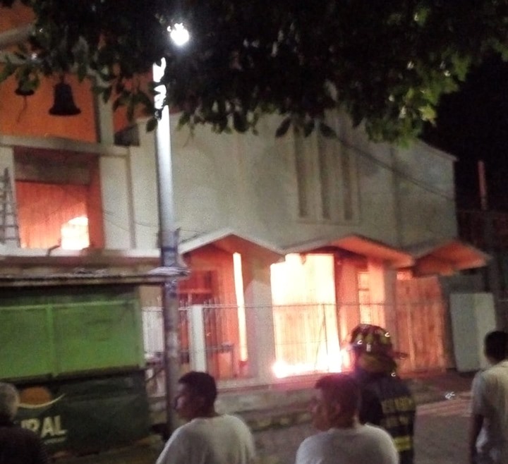 Se desconocen las causas que produjeron el siniestro. (Foto tomada de Santa Bárbara Suchitepéquez/Facebook)