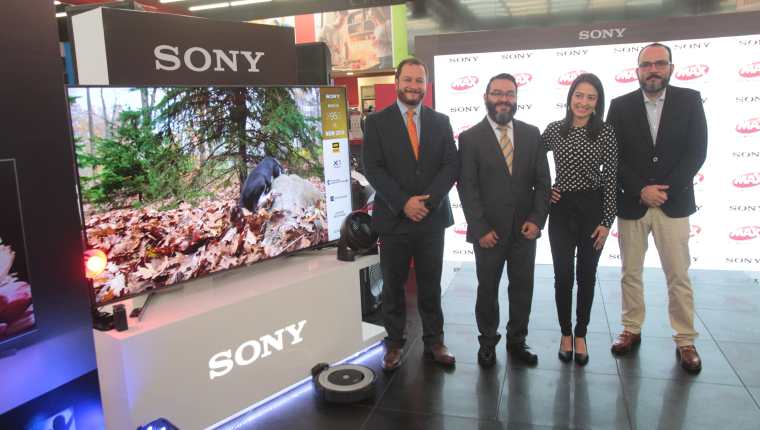 Tiendas Max inauguró su nueva sucursal en carretera a El Salvador y presentó los nuevos modelos de televisores Sony. Foto Norvin Mendoza.