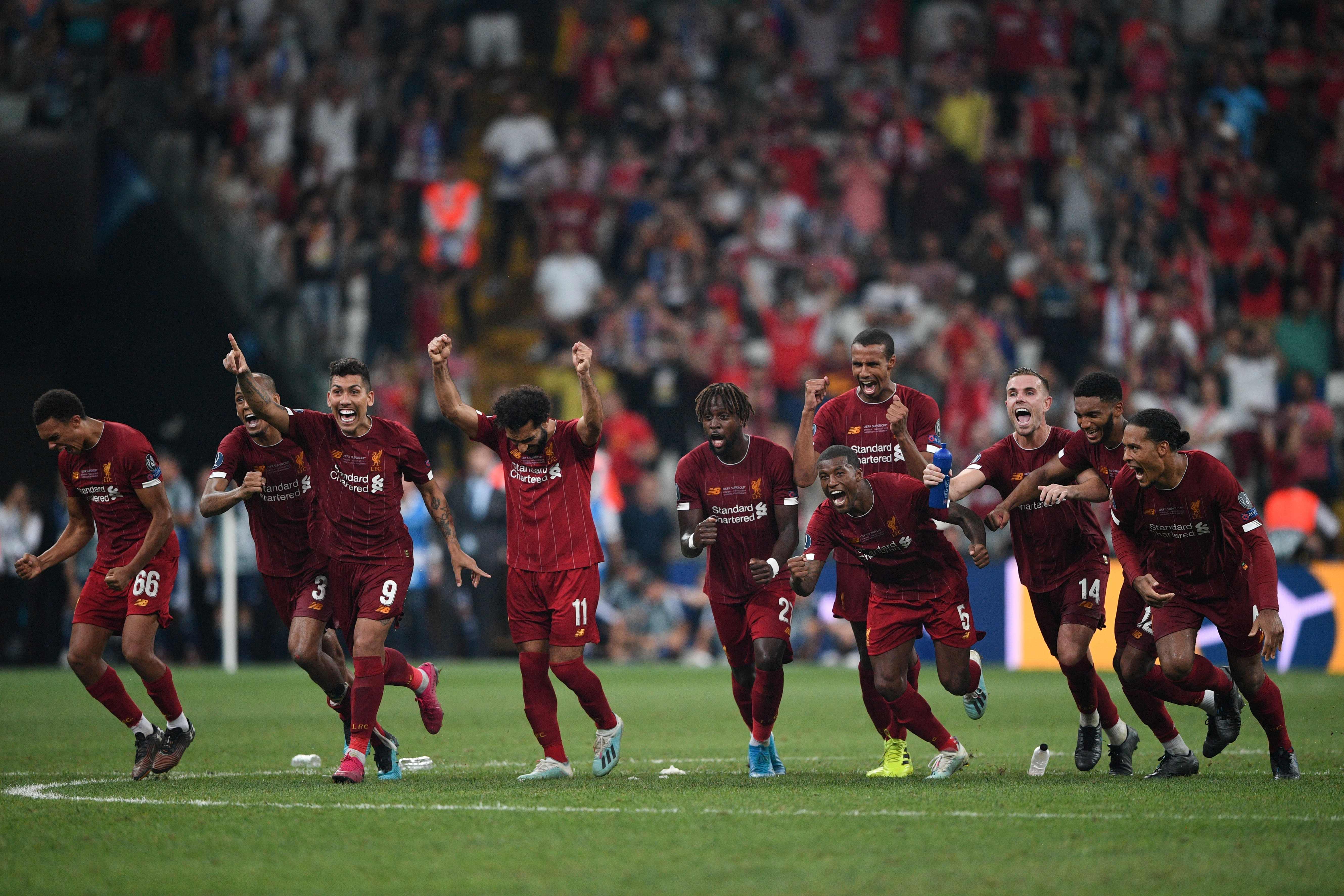 Los jugadores del Liverpool volvieron a festejar otro título. (Foto Prensa Libre: AFP)