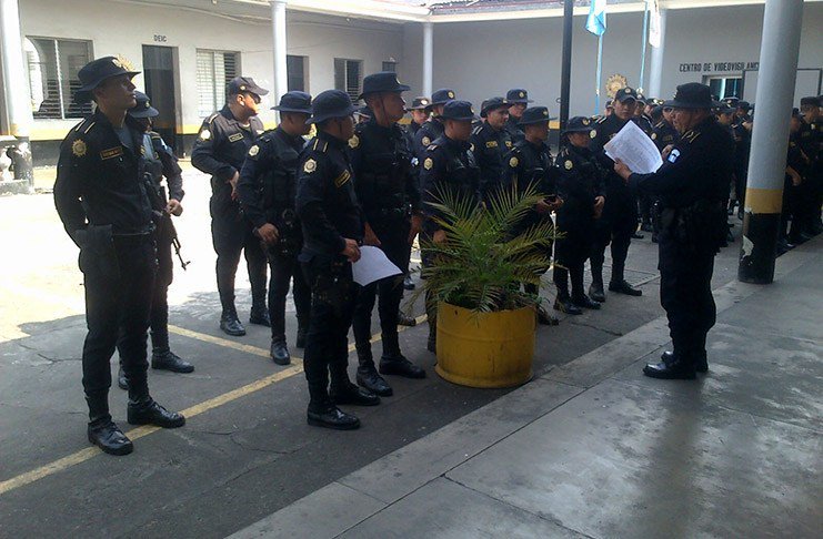 Más agentes de la PNC serán asignados a la seguridad de la segunda vuelta electoral. (Foto Prensa Libre: Mingob)