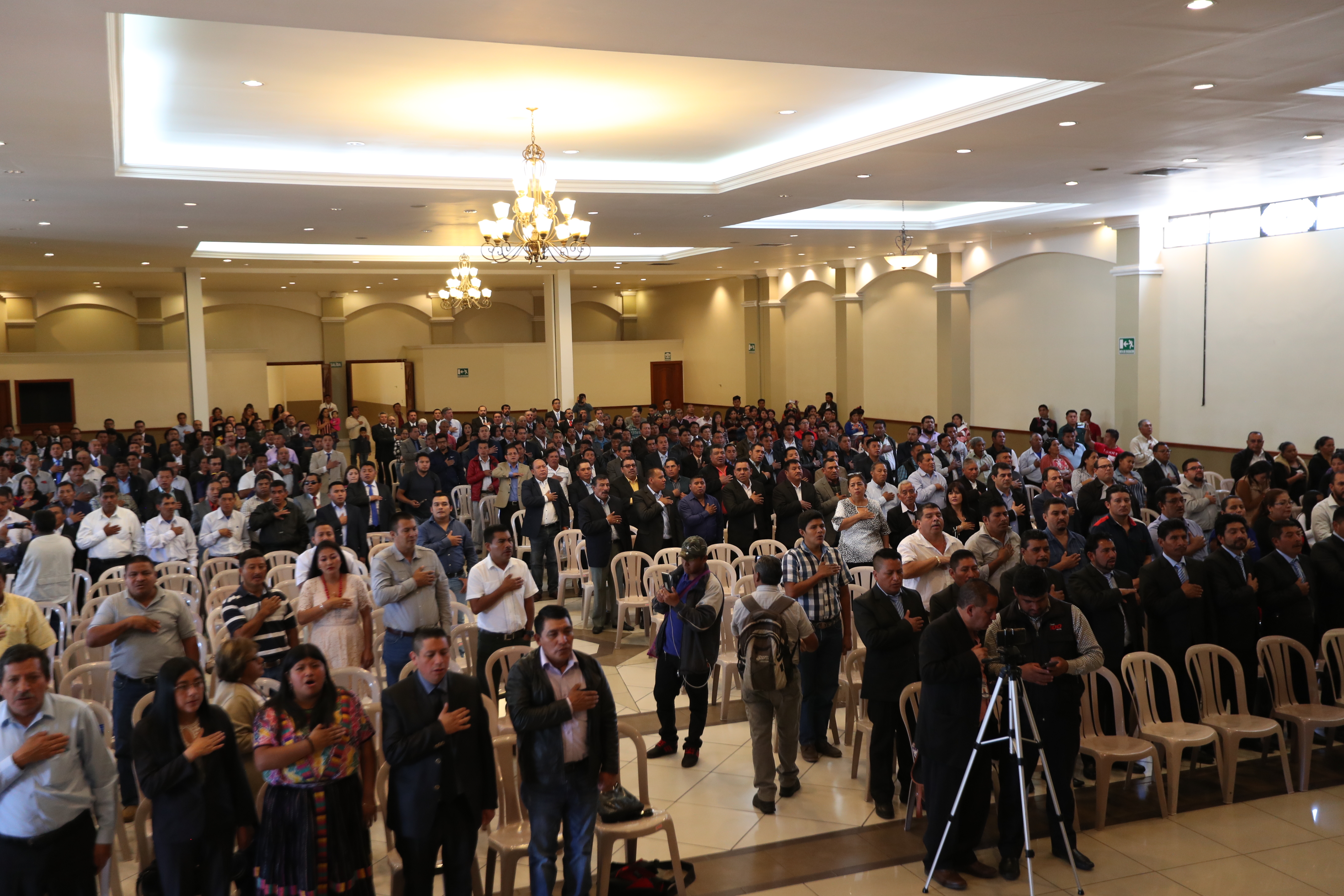 La JED entregó las credenciales del departamento el viernes 30 de agosto en el Centro de Convenciones de Salcajá, Quetzaltenango.  (Foto Prensa Libre: María Longo) 