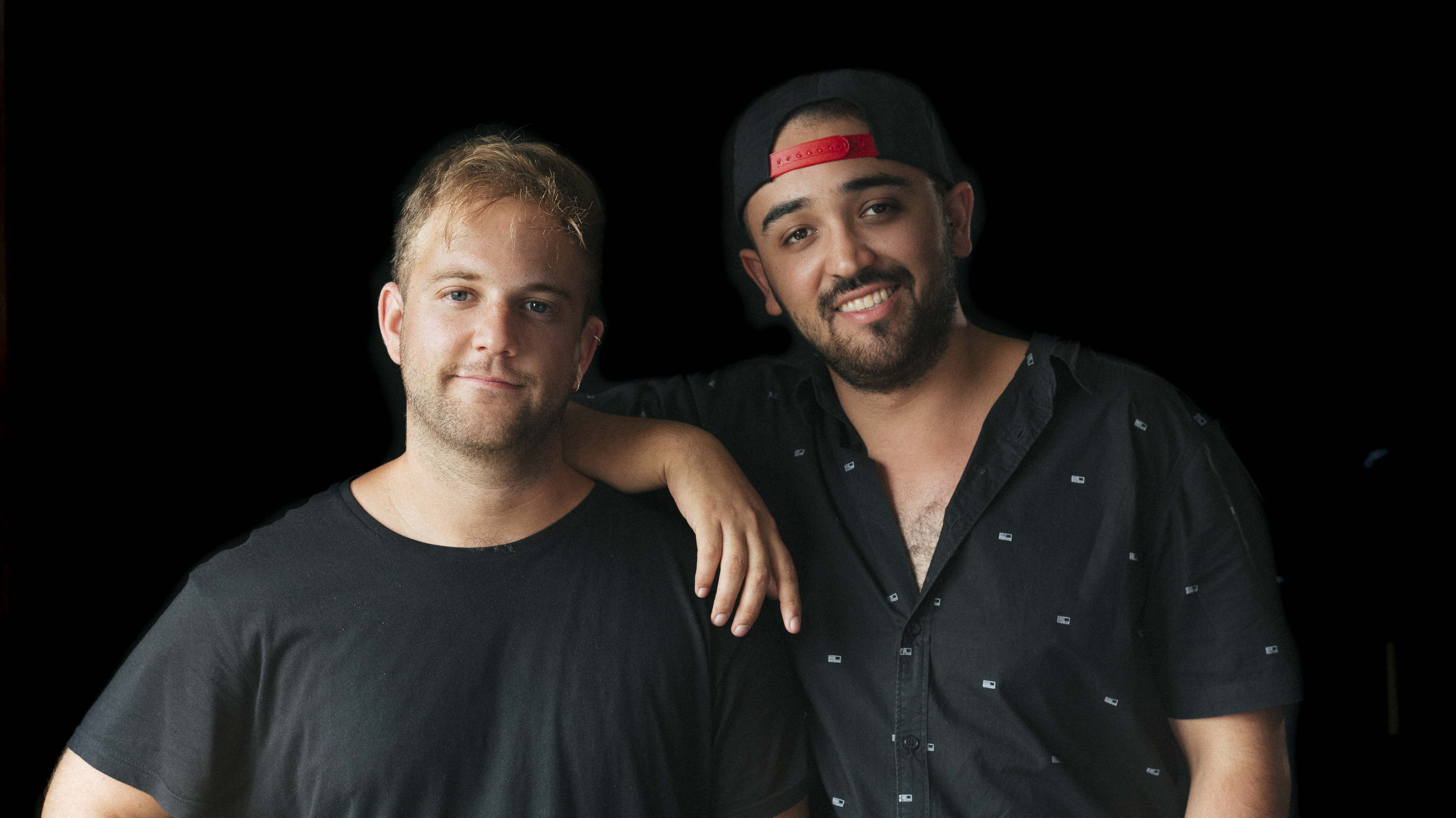 A la izquierda, el cineasta español, Alejandro Sánchez y, a la derecha, el cineasta guatemalteco, Chisco Valdés. (Foto Prensa Libre: cortesía Chisco Valdés)