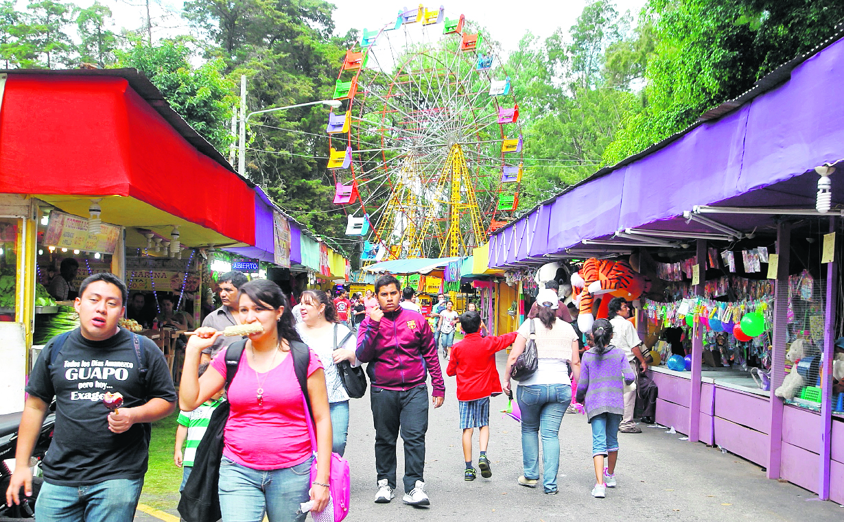 Durante agosto, los turistas nacionales y extranjeros pueden visitar la Feria de Jocotenango. (Foto Prensa Libre: Paulo Raquec) 