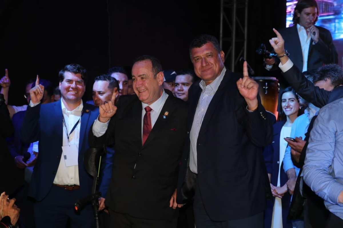 Alejandro Giamattei obtiene la presidencia ganando en 14 departamentos