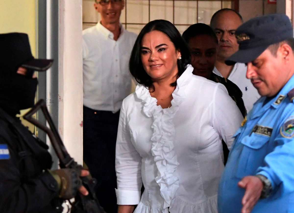 Esposa del expresidente hondureño Porfirio Lobo es declarada culpable por corrupción y podría pasar hasta 87 años en prisión