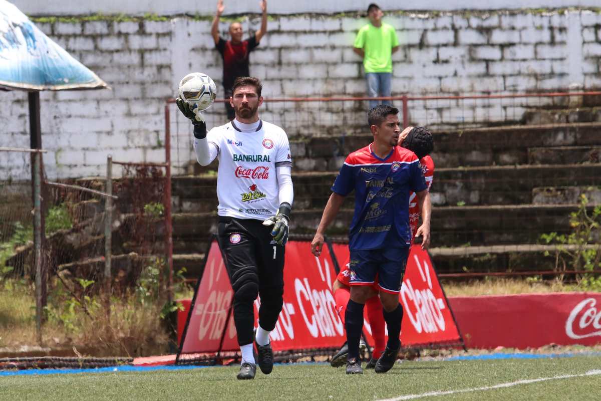 Álvaro García fue la figura de Xelajú en el empate sin goles en Malacatán