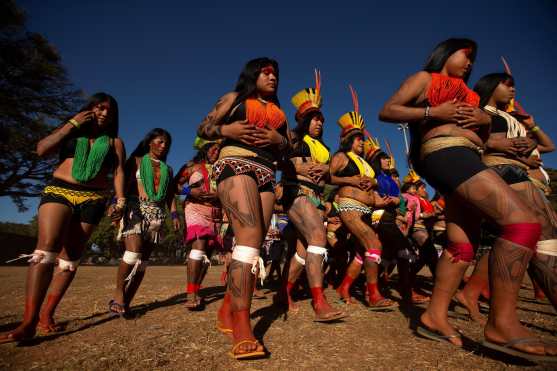 Las mujeres acamparon desde el pasado viernes y entraron a Brasilia ayer. Foto Prensa Libre: EFE
