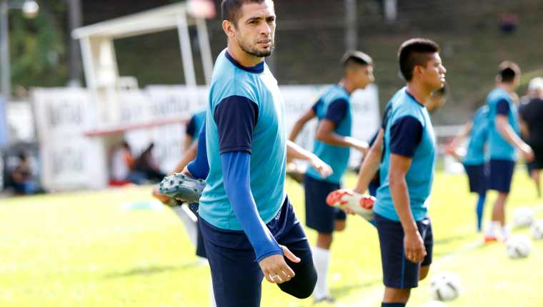 El paraguayo Lauro Cazal dijo que a estas alturas de su vida futbolística lo único que busca es acumular campeonatos. (Foto Prensa Libre: Eduardo Sam Chun)