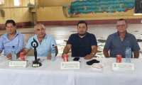 Endhir Ribelino Barrientos (tercero de izquierda a derecha) buscaba la reelección con el partido Prosperidad Ciudadana. (Foto Prensa Libre: Municipalidad de Iztapa)
