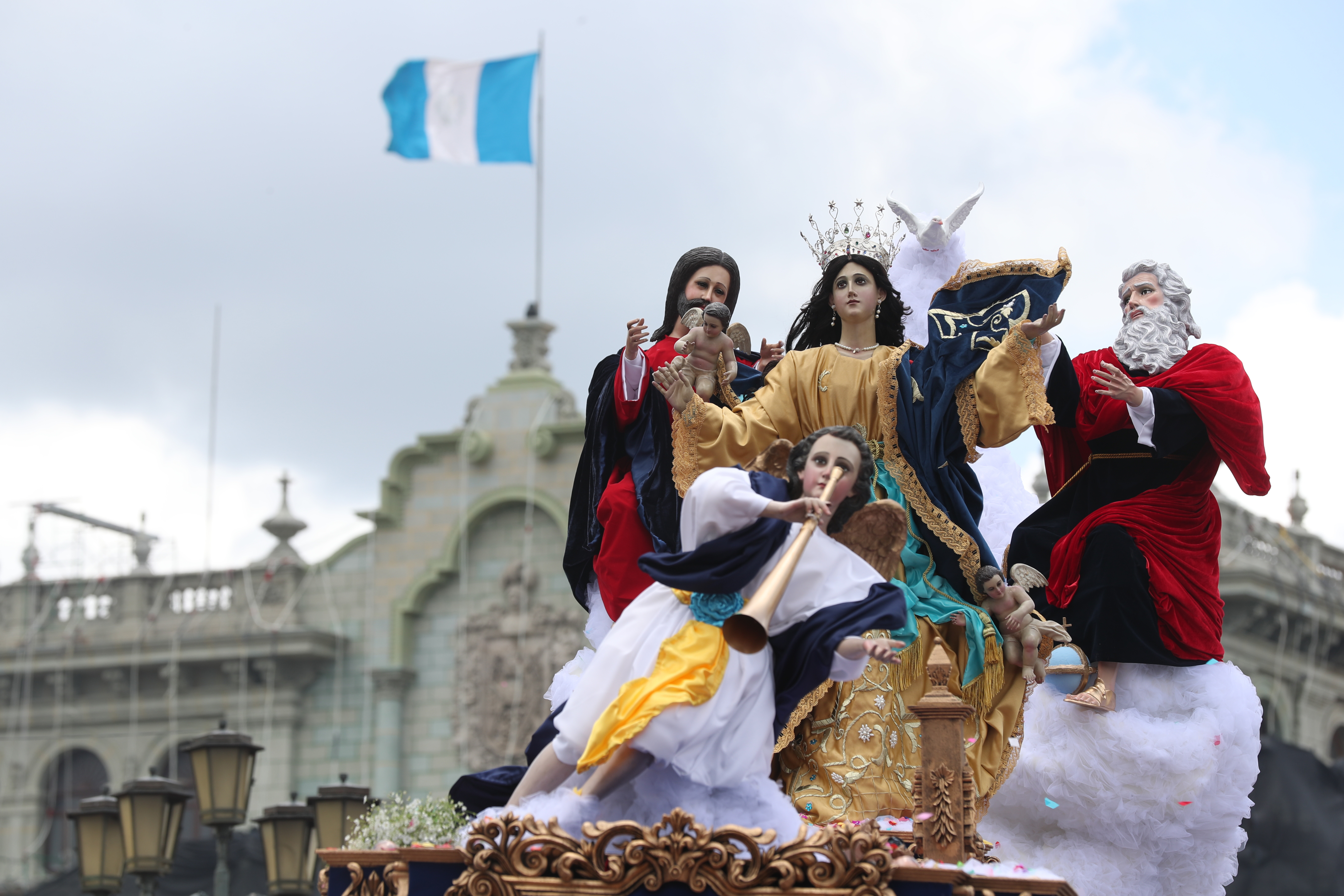Procesión de la Virgen de la Asunción, recorre las calles del Centro Histórico en 2019. (Foto Prensa Libre: HemerotecaPL)