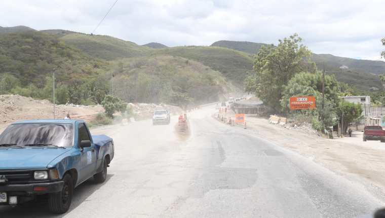 El CIV solicitó una readecuación presupuestaria para inversión física de varios tramos carreteros al Ministerio de Finanzas por Q135 millones. (Foto Prensa Libre: Hemeroteca)