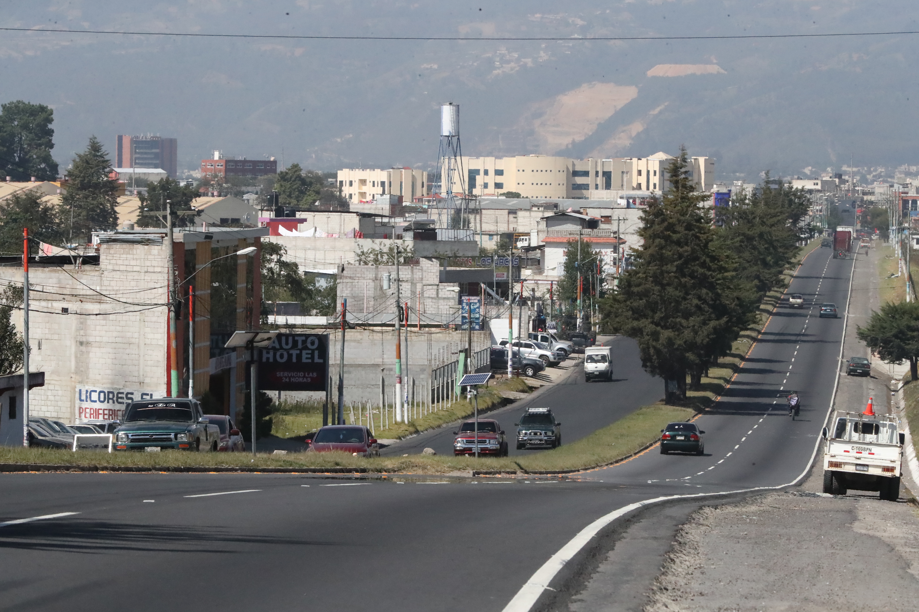 La autopista Los Altos en Xela permanecerá cerrada 10 días por las actividades de Xelafer 2019. (Foto Prensa Libre: Mynor Toc) 
