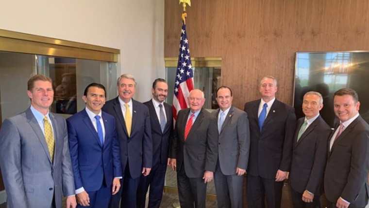 Funcionarios guatemaltecos asiste a una reunión con homólogos de EE. UU. para negociar la cantidad de visas de trabajo temporales que se otorgarán luego de la firma del acuerdo migratorio entre los dos paises. (Foto Prensa Libre: Maga)