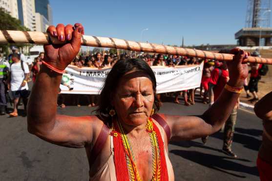Unas 305 etnias que agrupan a más de 800 mil indígenas fueron representadas en la marcha. Foto Prensa Libre: EFE